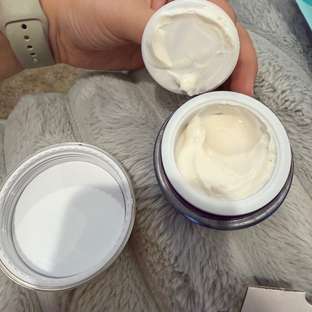 Younique Royalty Time Correcting Night Cream 50ml 1.7fl oz Face Moisturizer - Picture 6 of 7